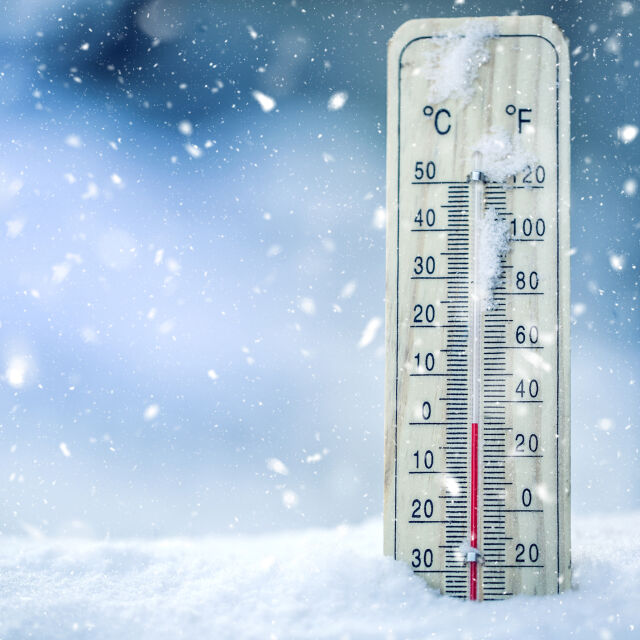 Минус 16° отчетоха в Кнежа: Мразовитото време продължава