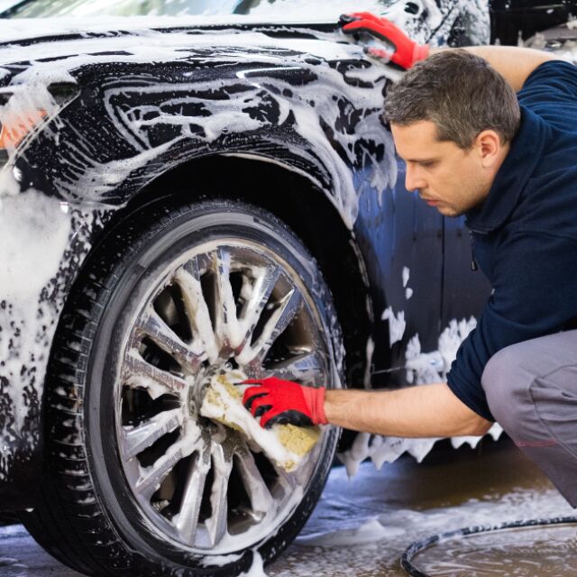 Колко често трябва да мием колата си през зимата?