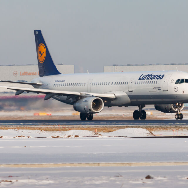 Обилен сняг отменя полети във Франкфурт, засяга и България