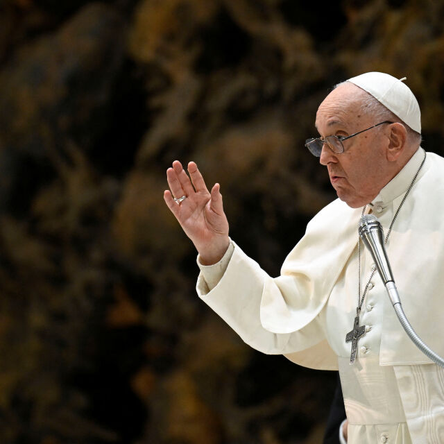 Папа Франциск: Украйна трябва да преговаря за край на войната