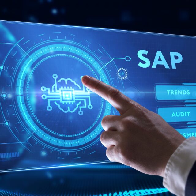 Заради изкуствен интелект: Технологичният гигант SAP преструктурира 8000 работни места 