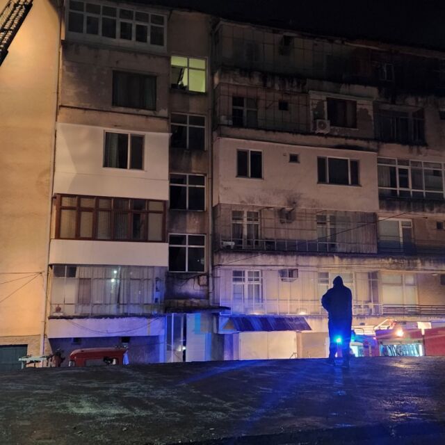 Комин подпали покрив на жилищна сграда в Сопот (СНИМКИ)