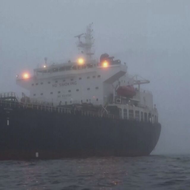  Шведски следователи са на борда на кораба „ Вежен “, бойни кораби в Балтийско море наблюдават обстановката 