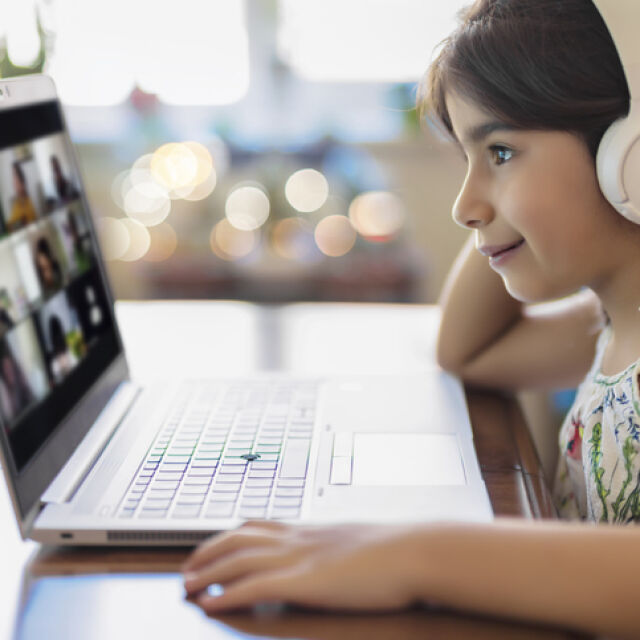  Заради повреда: Онлайн образование в две бургаски учебни заведения 