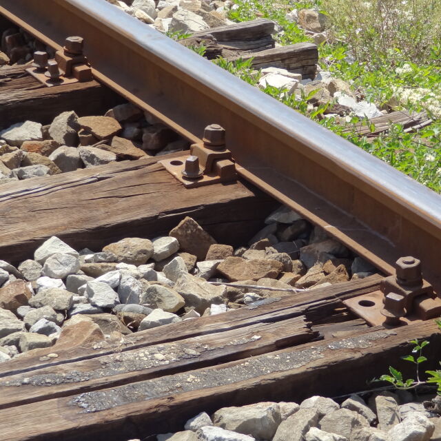 Товарен влак блъсна мъж до Карнобат, починал е на място