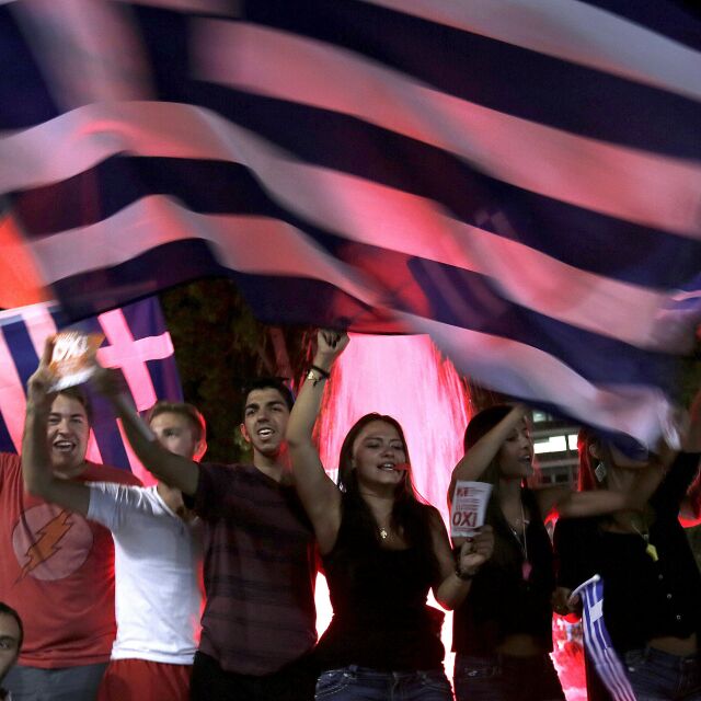 Оставка в гръцкия кабинет след еуфорията за референдума 
