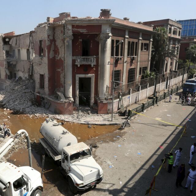 Експлозия в Кайро пред италианското консулство, един е загинал (ВИДЕО)
