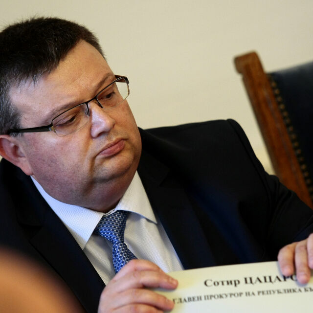 Цацаров иска отстраняването на районен прокурор, натискал колеги