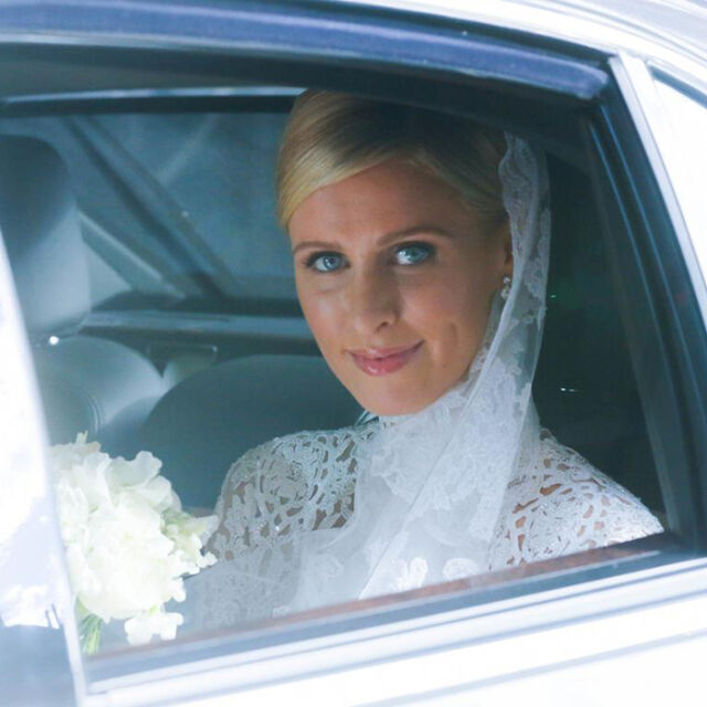 Ники Хилтън се омъжи за Джеймс Ротшилд в рокля на Valentino 