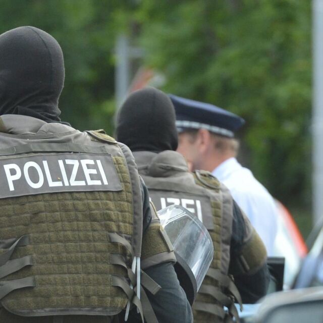 Спецакция срещу предполагаеми ислямистки екстремисти в Кьолн