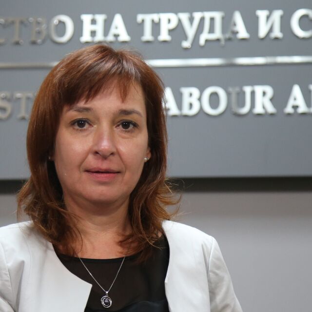 Зорница Русинова: Всеки политик иска да увеличи пенсиите, но трябва да бъдем реалисти
