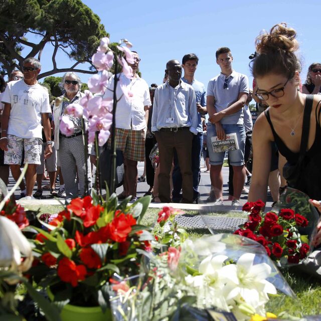 3-дневен национален траур във Франция за жертвите на атентата в Ница