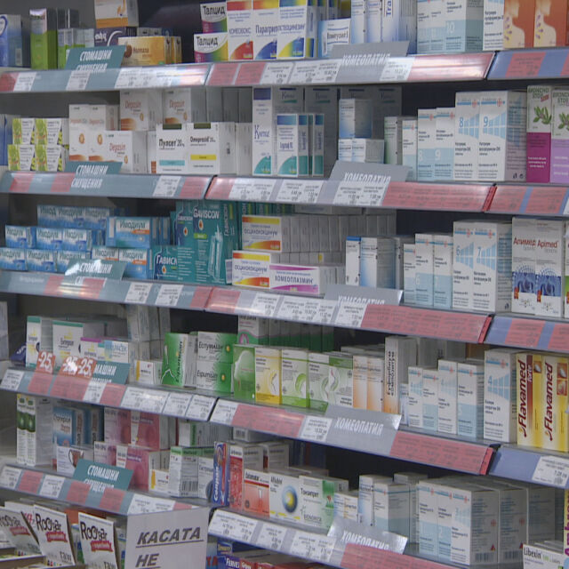 НЗОК и аптекарите в спор за лекарствата: Ще се стигне ли до криза през септември?