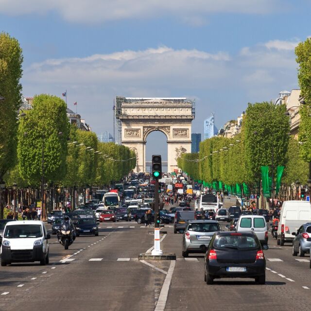 Франция планира да спре бензиновите и дизеловите коли до 2040 г.