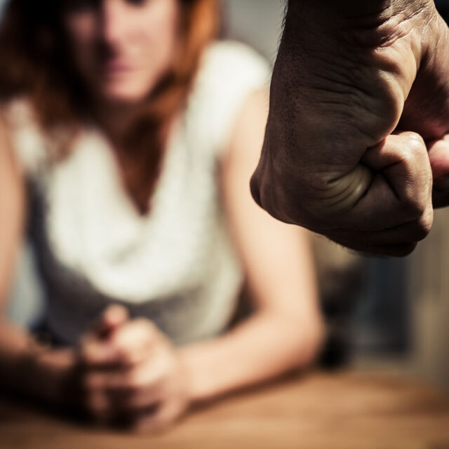 Пребил я 10 дни след брака: Жена направи опит за самоубийство заради домашно насилие