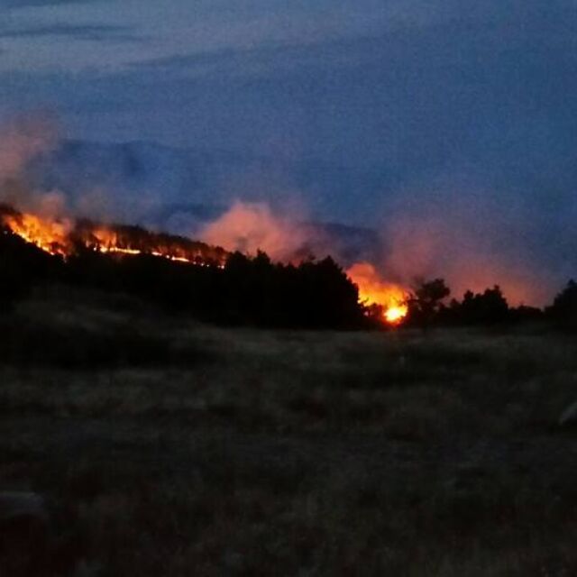 Шести ден гасят пожара в Пирин, отменена е евакуацията на с. Влахи