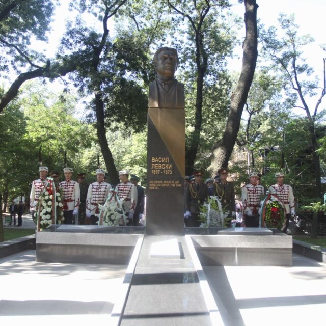 Нов паметник на Васил Левски – в парка на Военната академия