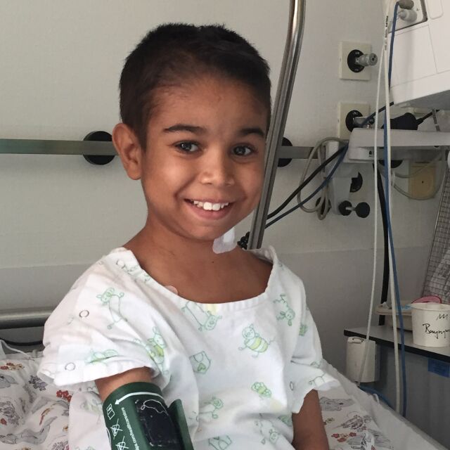 9-годишният Байрям е на крака след трансплантацията в Германия (СНИМКИ И ВИДЕО)