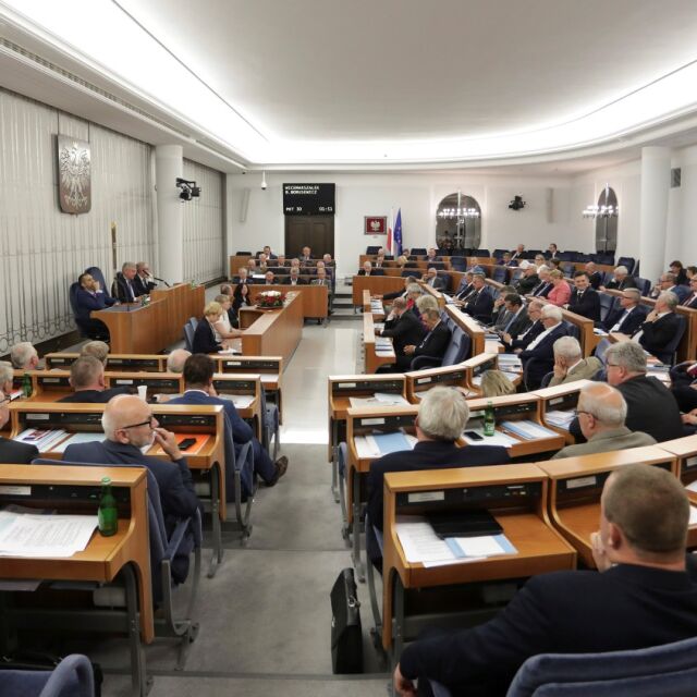 И Сенатът в Полша одобри спорната реформа на Върховния съд