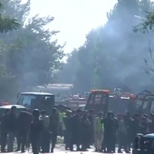 Кола бомба уби най-малко 35 души в Кабул