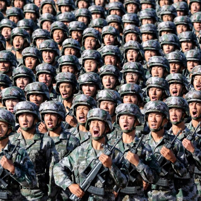 Китай отбеляза 90-годишнината на своята Народноосвободителна армия