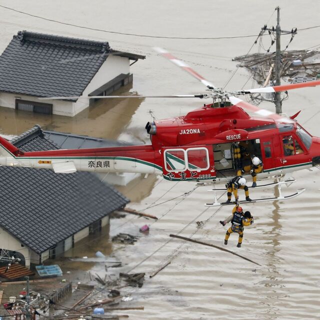 Наводнения и свлачища отнеха живота на над 40 души в Япония