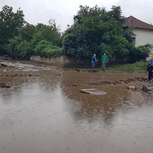 Три общини са в бедствено положение заради дъждовете