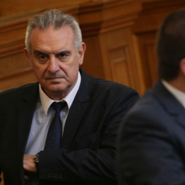 Партията на Валери Симеонов пак обвини ГЕРБ, че са продали България