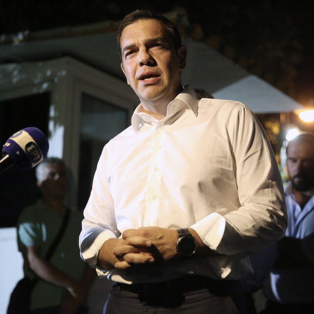 Ципрас пое политическата отговорност за пожарите в Гърция 