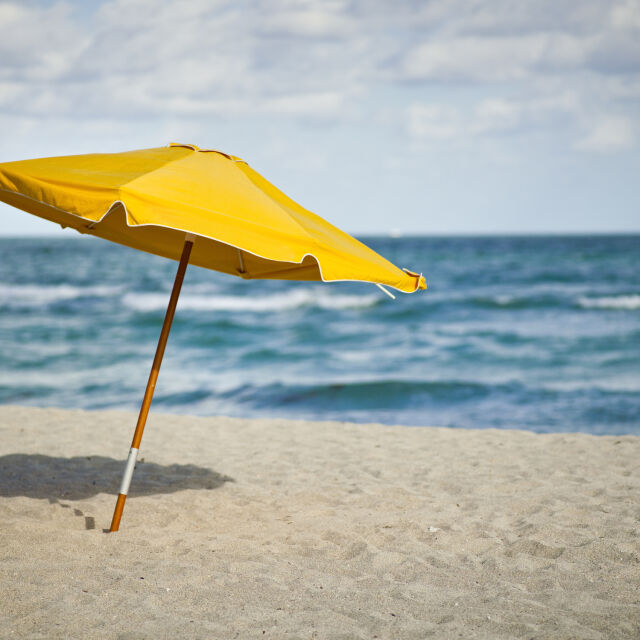 7 неща, които можете да си купите за 70 лева - цената на чадър на плажа