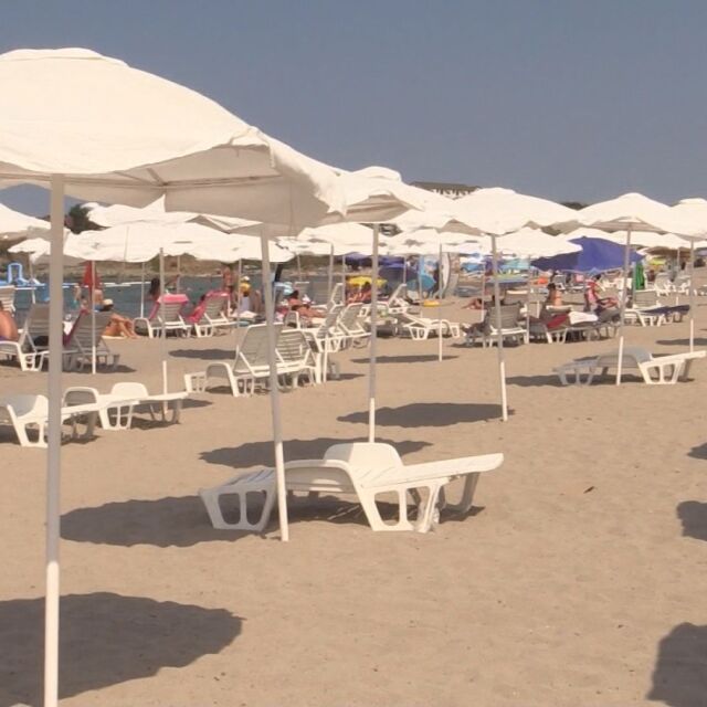 36 стотинки за чадър на плажа: Реални ли са данните на Министерството на туризма