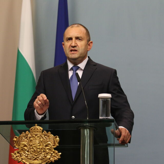 Президентът: Парите за F-16 не са на премиера или правителството, а на българските граждани