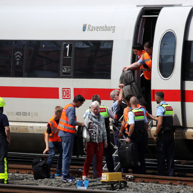 Мъж бутна малко дете под колелата на влак в Германия
