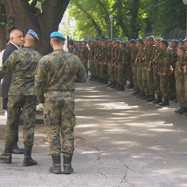 Борисов връчи бойното знаме на Съвместното командване в Пловдив