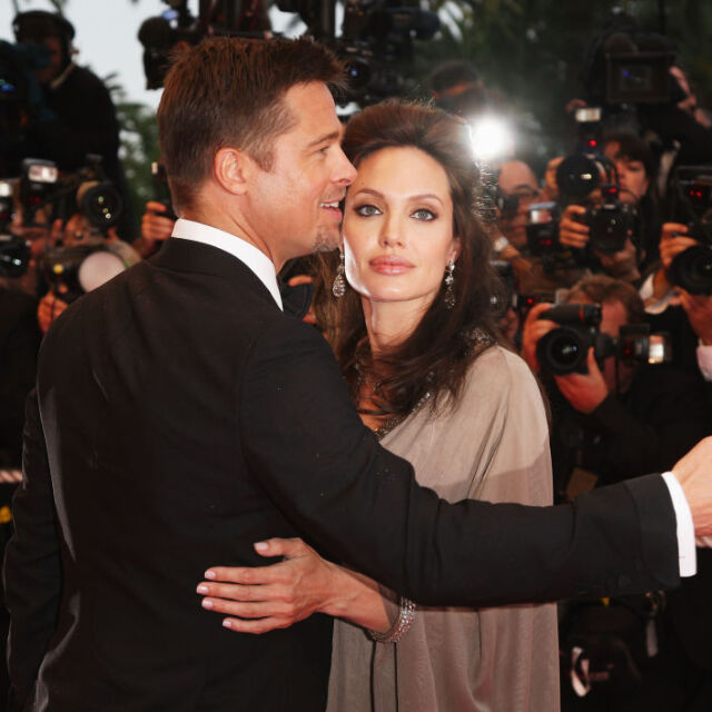 Брад Пит и Анджелина Джоли отново заедно като родители, благодарение на „дълга семейна терапия“