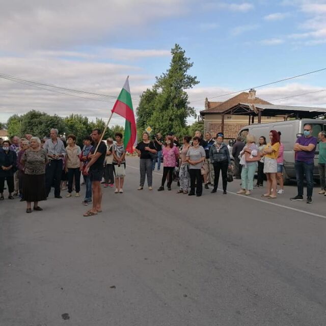 Жители на павликенското село Караисен протестират заради безводие