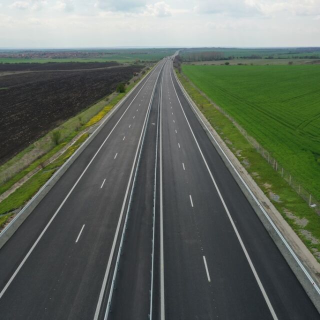 „Автомагистрали - Черно море“ освобождава масово служителите си