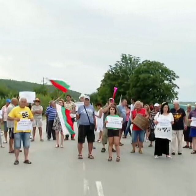 Протест блокира пътя между Варна и Бургас в района на Бяла