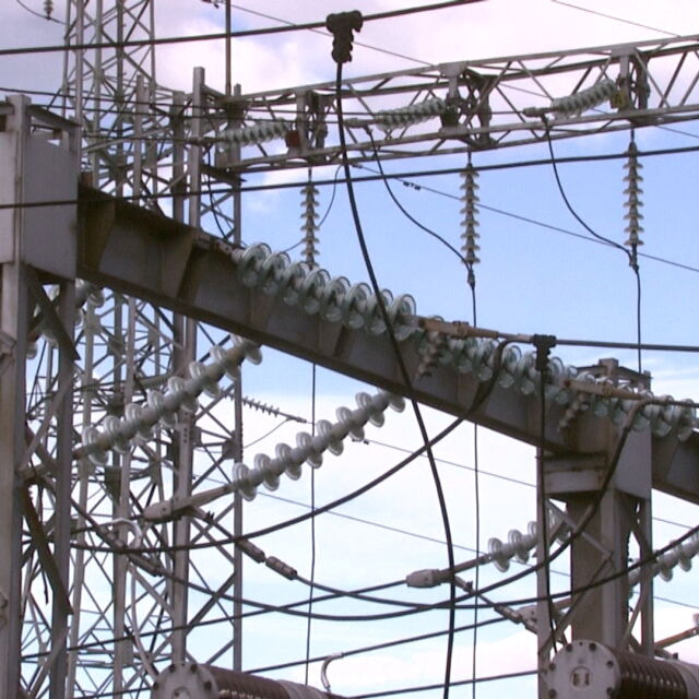 Служебният кабинет предлага нови мерки заради високите цени на тока и газа