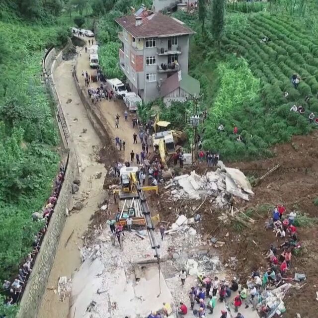 Опустошителни наводнения с жертви и в Турция