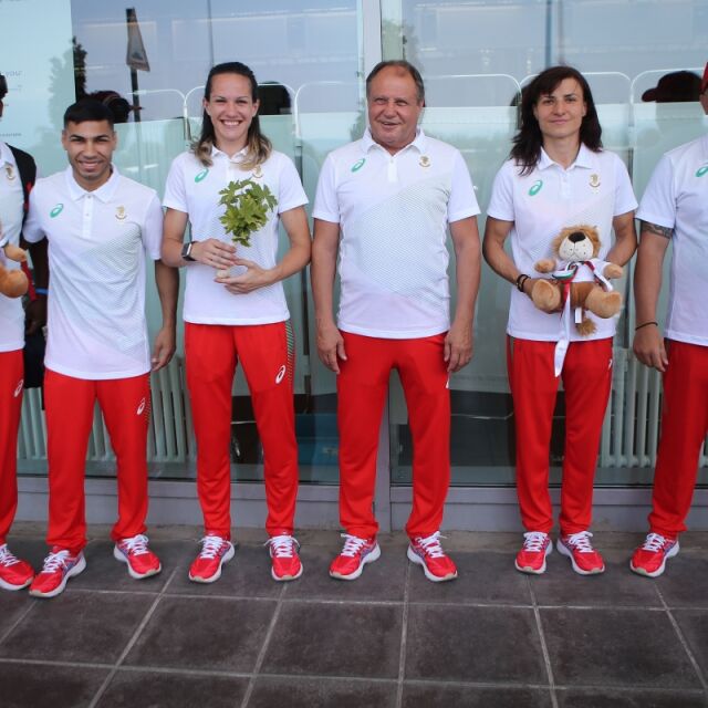 Мечта за 3 медала: Българските боксьори заминаха за Игрите в Токио (ВИДЕО)
