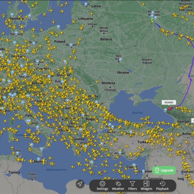 Самолет от специалния ескадрон на Русия кацна в София   