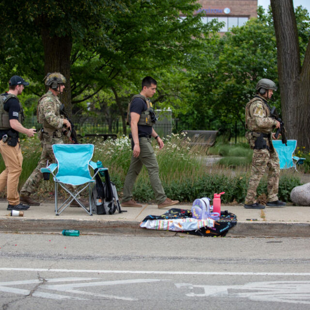 Баща на три деца след трагедията в Чикаго: Видях как стрелецът се цели в мен