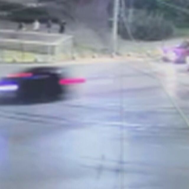 На косъм от смъртта: Джипът на Семерджиев минава на метри от пешеходец