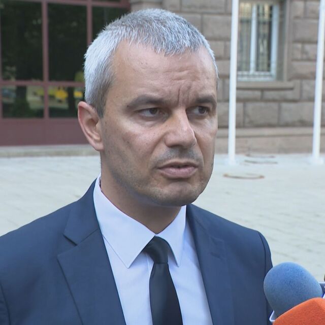Костадинов: Недопустимо е България да бъде управлявана от чужди посолства