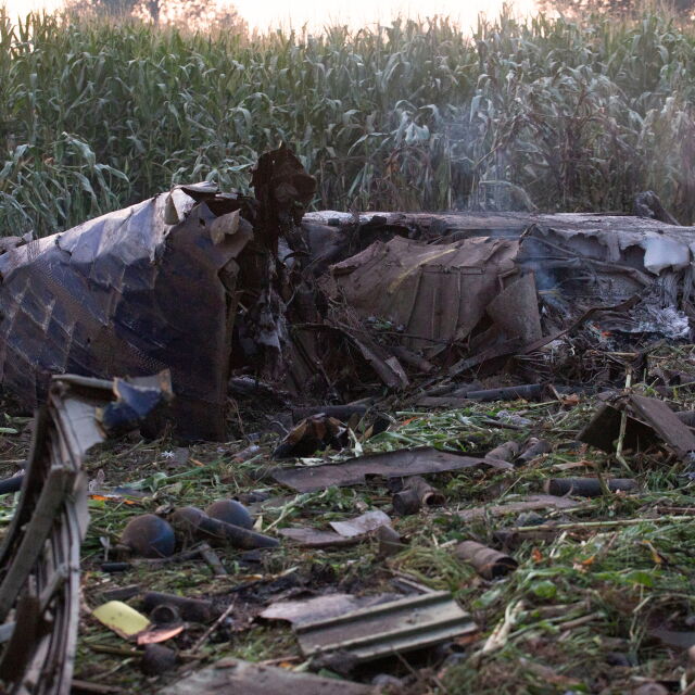 Разбилият се украински самолет е възможно да е превозвал боеприпаси за Бангладеш