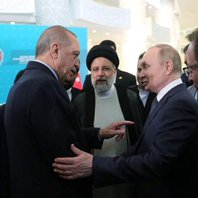 Ердоган остави Путин да го чака преди срещата им в Техеран (ВИДЕО)