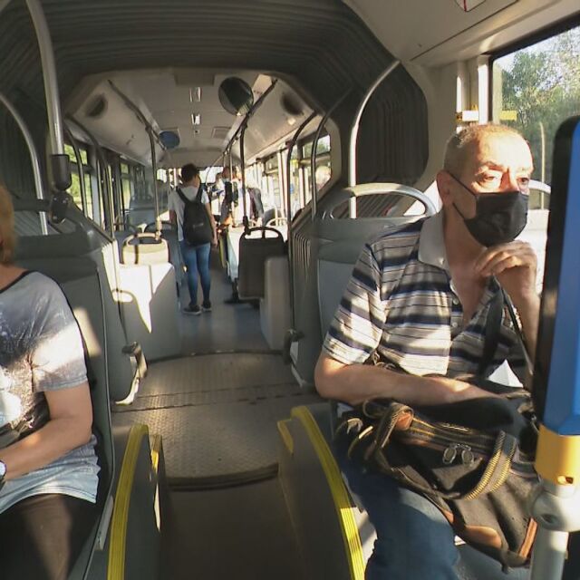 От днес маските в градския транспорт на София са задължителни
