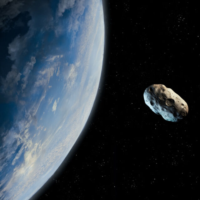 Два астероида с размерите на небостъргач преминават близо до Земята