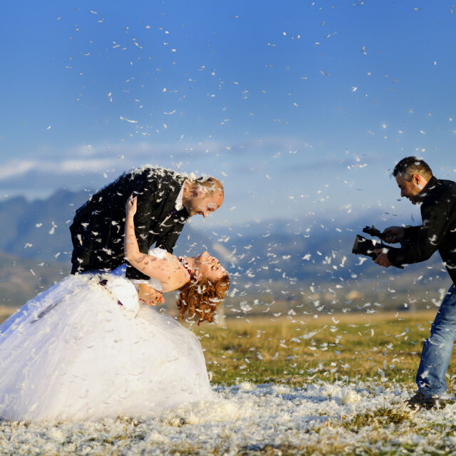 Нова измама: Хора чакат с години за видео от сватбата си